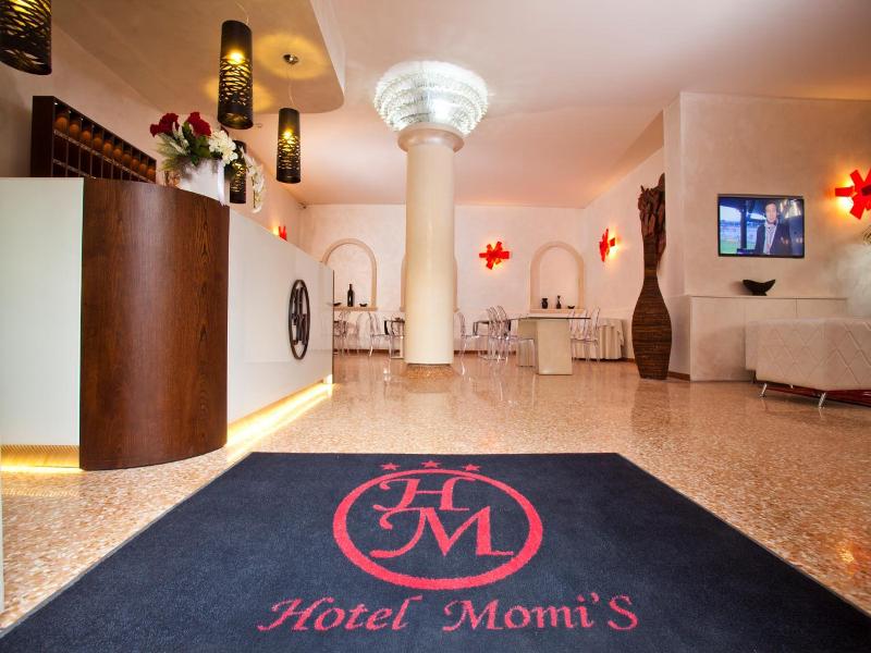 Momi's Hotel image