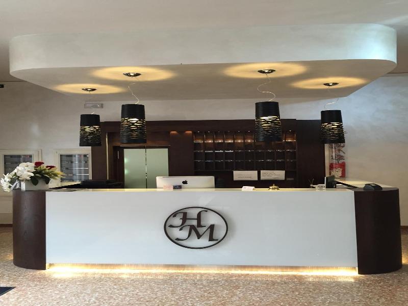 Momi's Hotel image