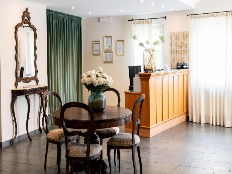 Hotel Villa Laurus image
