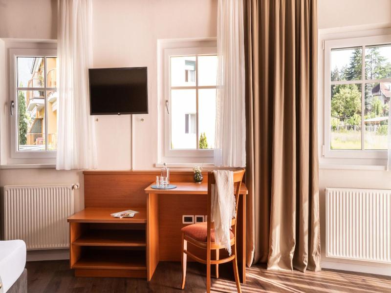 Hotel Villa Laurus image