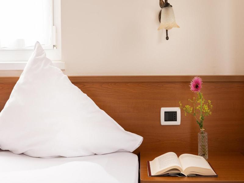 Hotel Villa Laurus image
