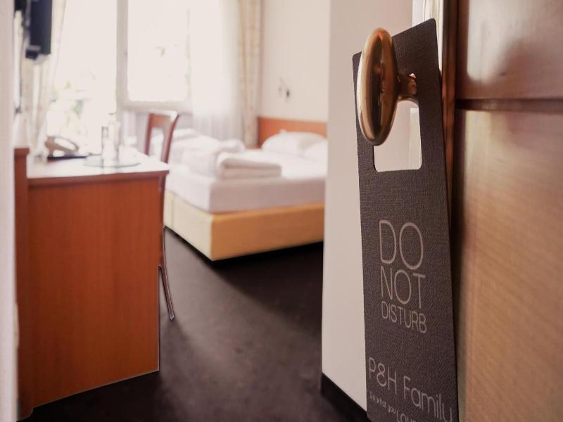 Hotel Villa Laurus image