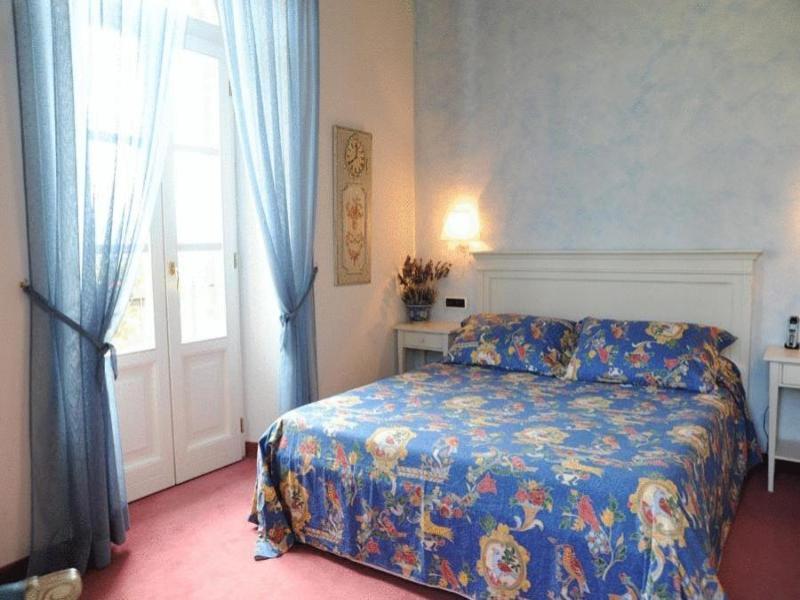 Villa Baroni image