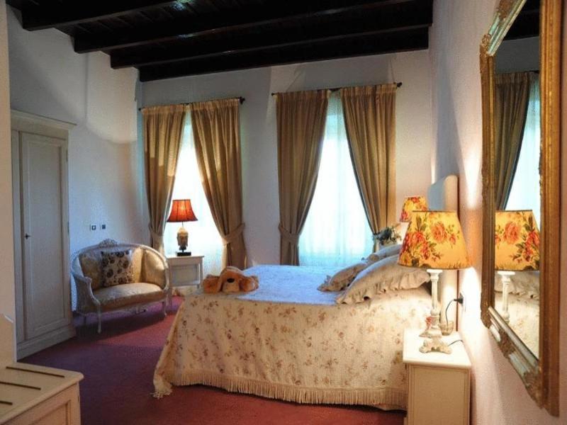 Villa Baroni image