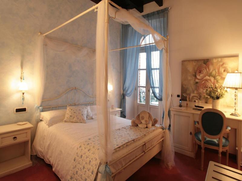 Villa Baroni image