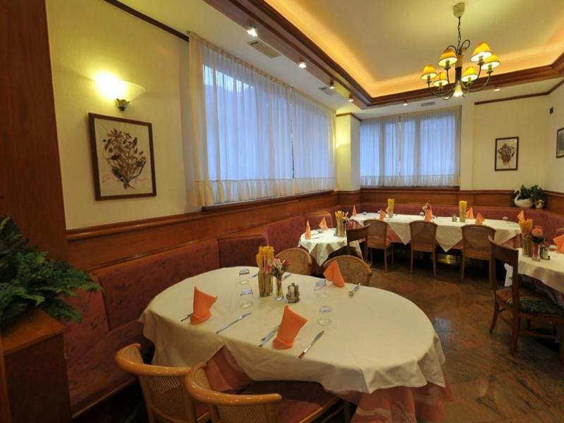 Hotel Vela image