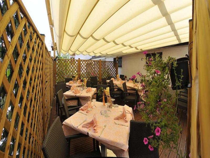 Hotel Vela image