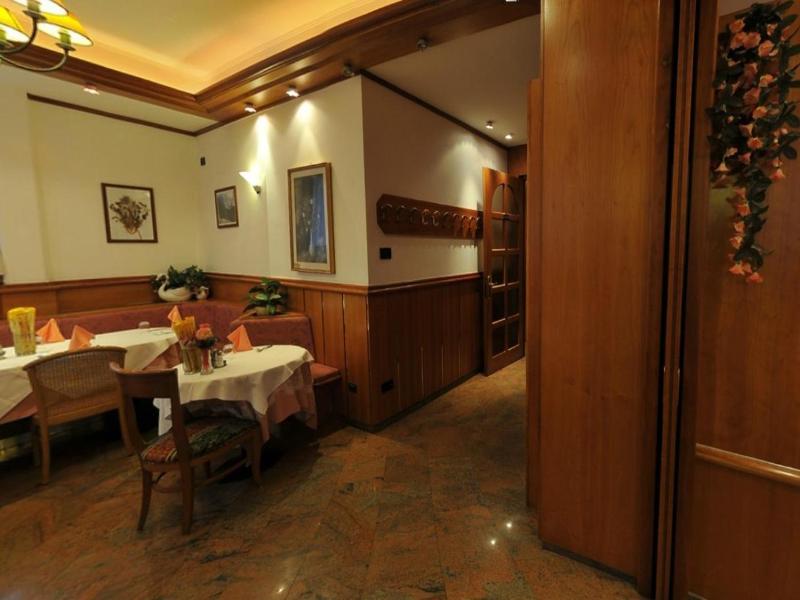 Hotel Vela image