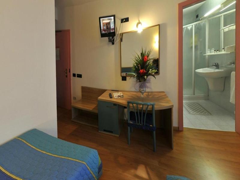 Hotel Vela image