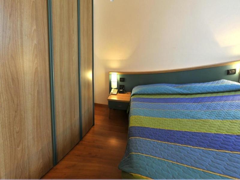 Hotel Vela image