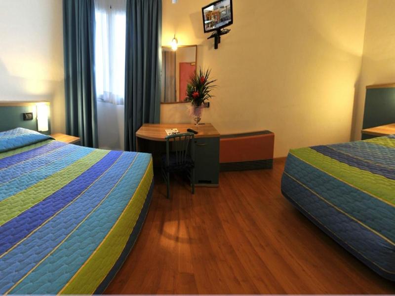 Hotel Vela image