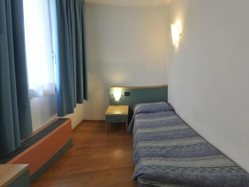 Hotel Vela image