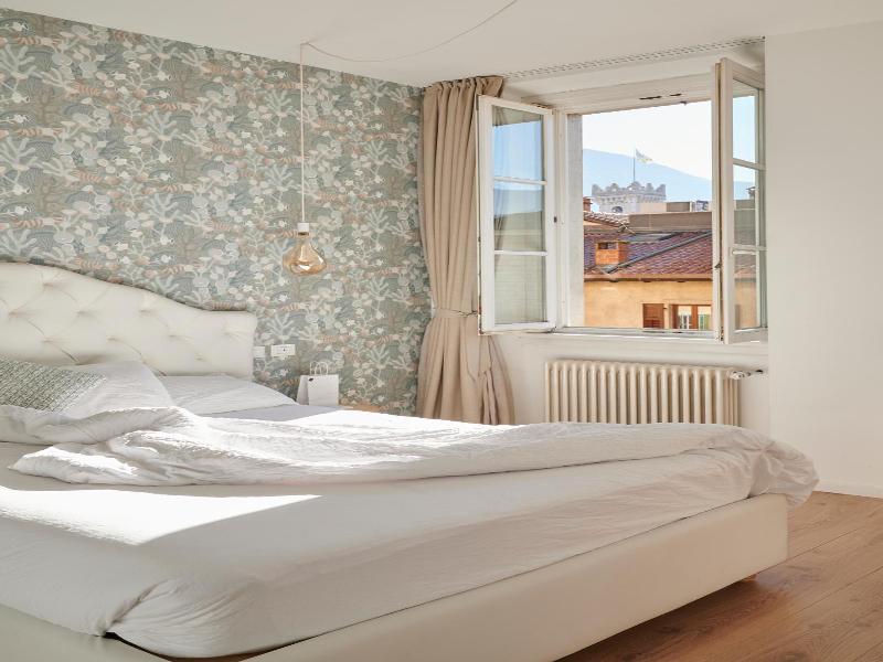 Lainez Rooms & Suites image