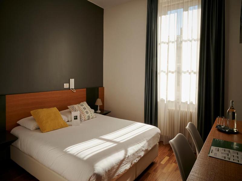 Lainez Rooms & Suites image