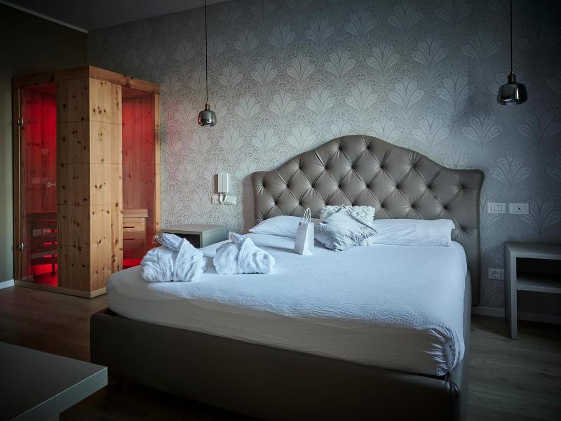 Lainez Rooms & Suites image