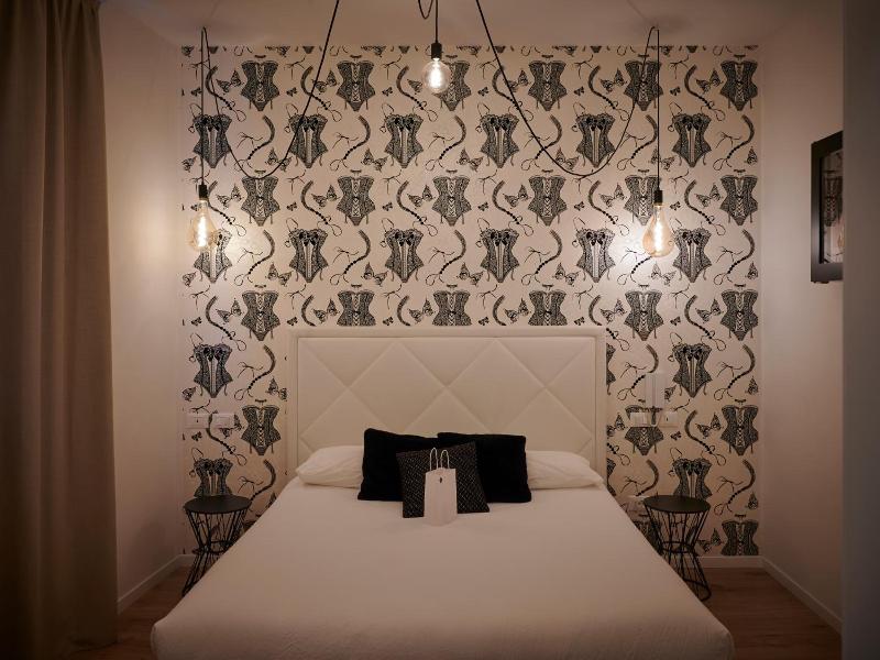 Lainez Rooms & Suites image