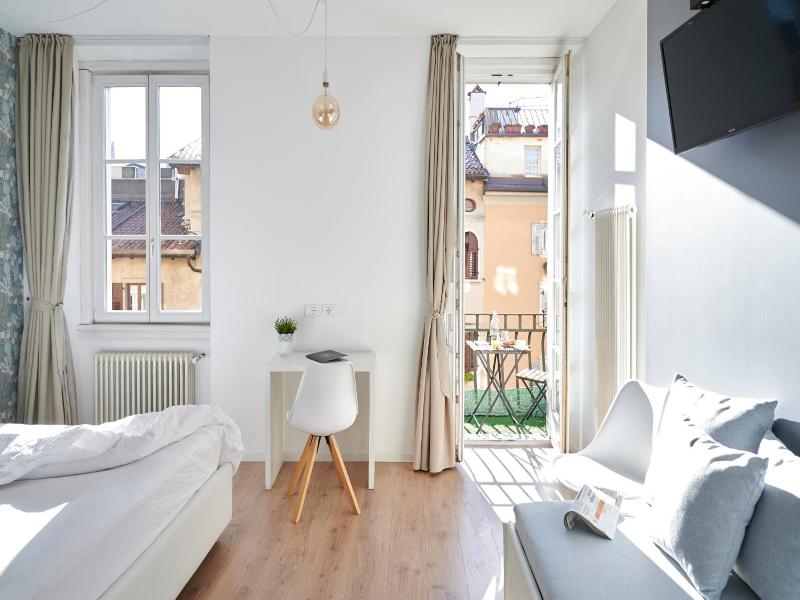 Lainez Rooms & Suites image