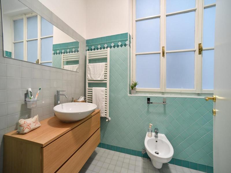 Lainez Rooms & Suites image