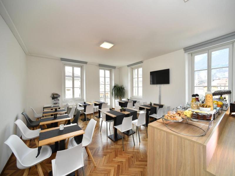 Lainez Rooms & Suites image