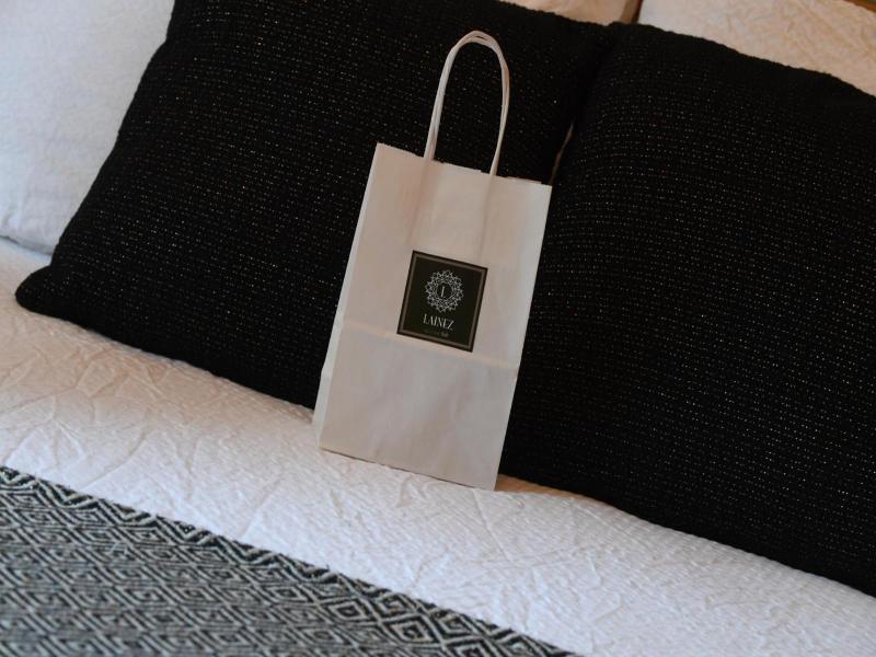 Lainez Rooms & Suites image