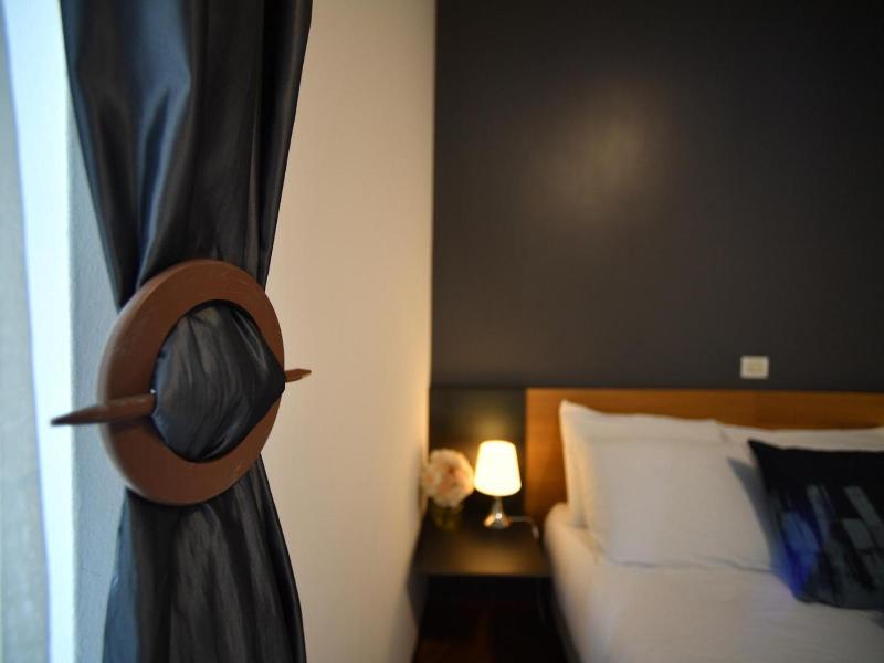 Lainez Rooms & Suites image