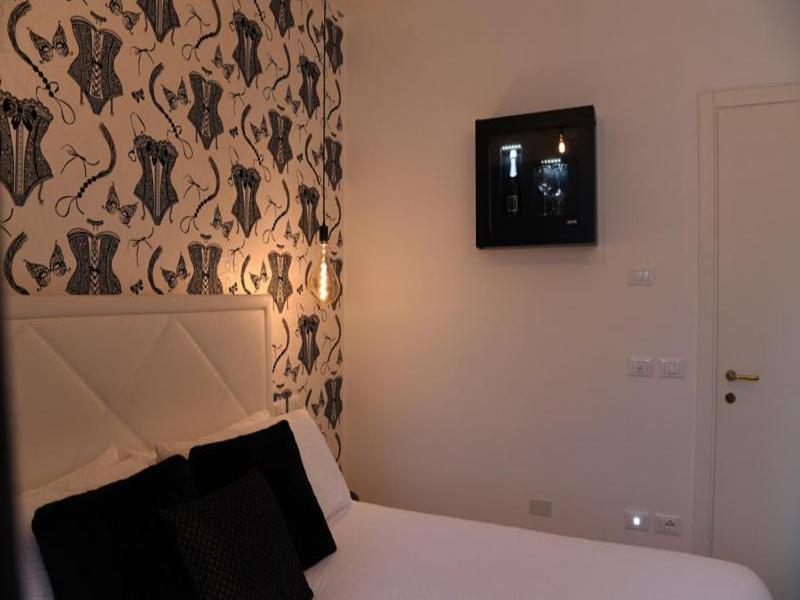 Lainez Rooms & Suites image