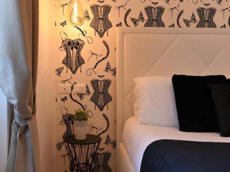 Lainez Rooms & Suites image