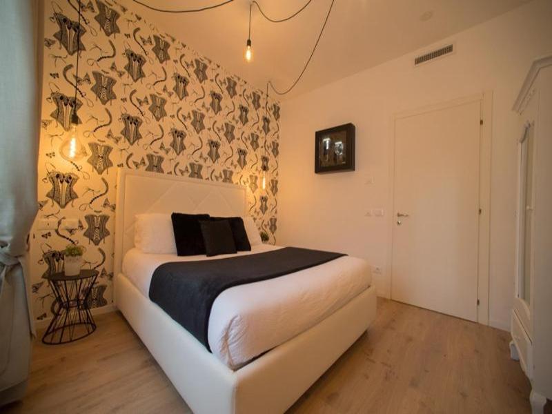 Lainez Rooms & Suites image