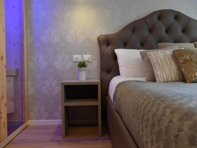Lainez Rooms & Suites image