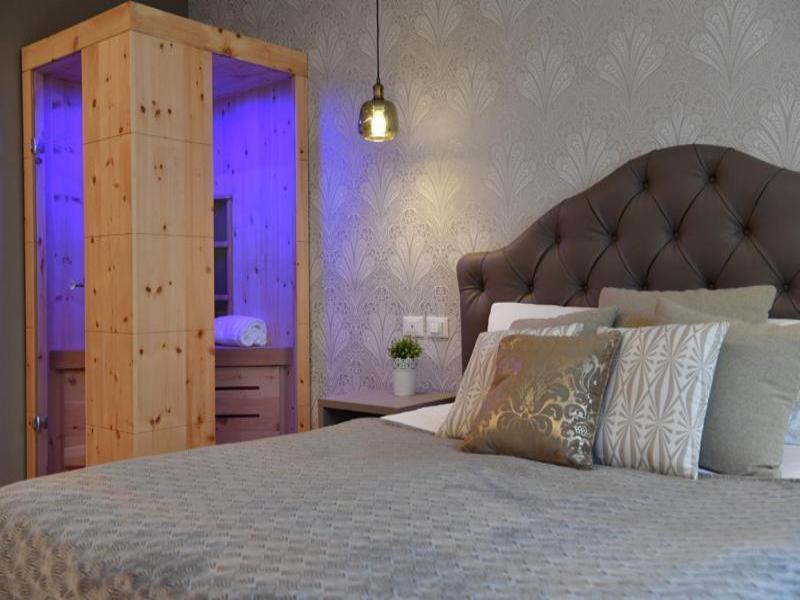 Lainez Rooms & Suites image