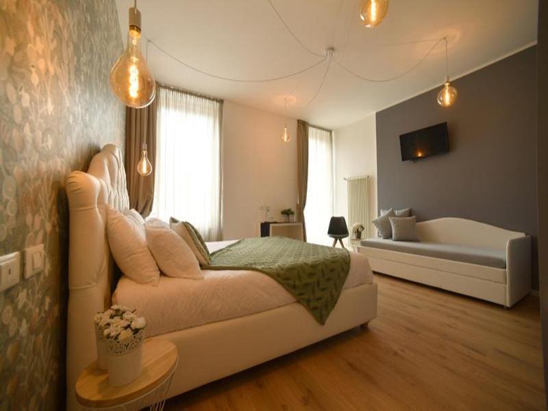 Lainez Rooms & Suites image