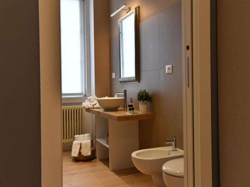 Lainez Rooms & Suites image