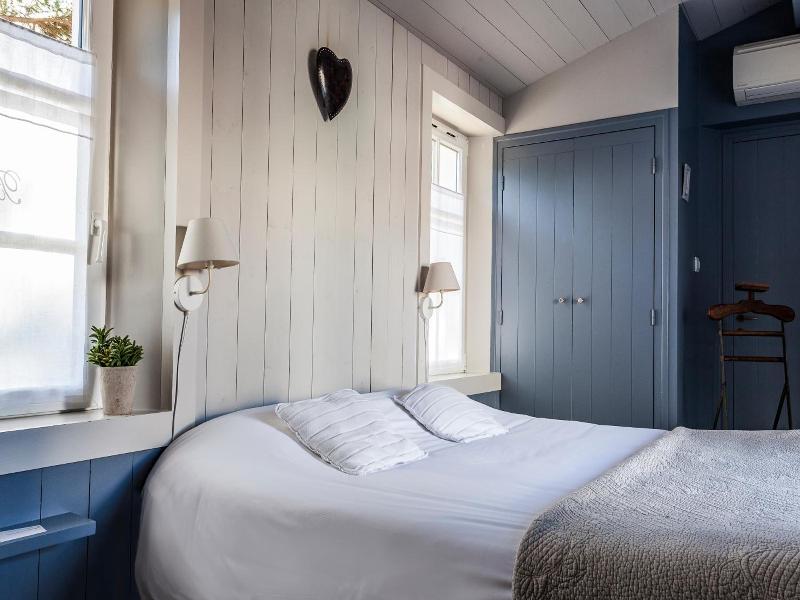 Hotel Les Bois Flottais image