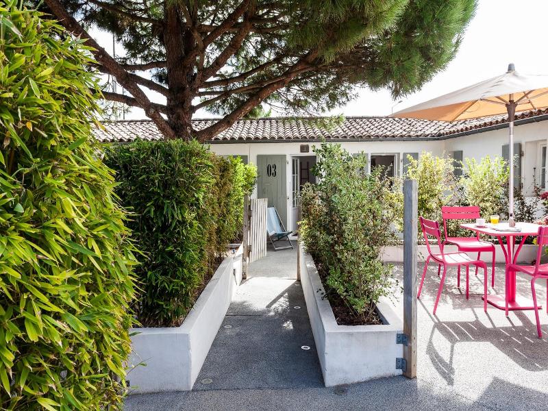 Hotel Les Bois Flottais image