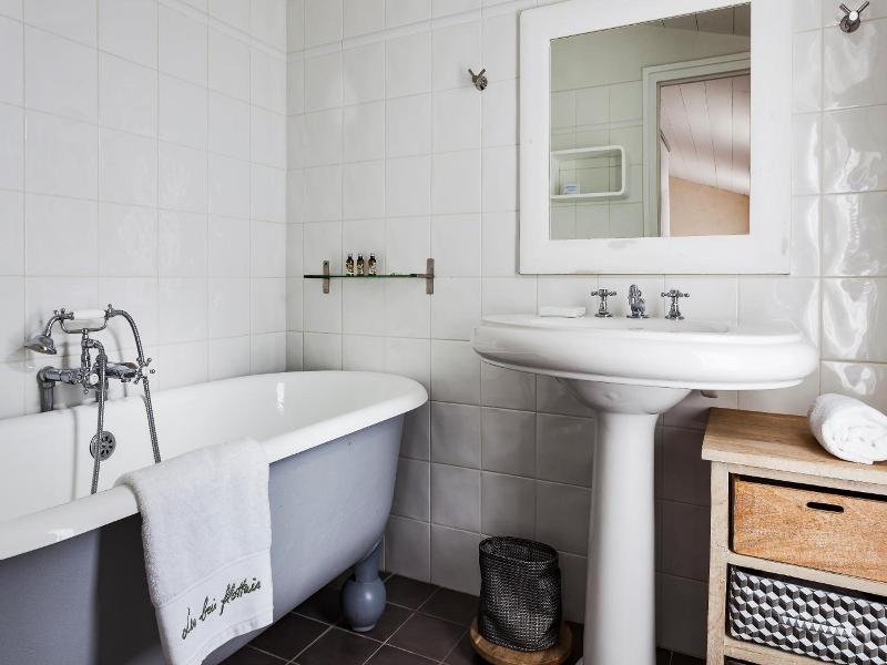 Hotel Les Bois Flottais image