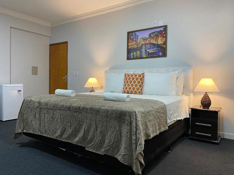 Quarto Luxo Silver image