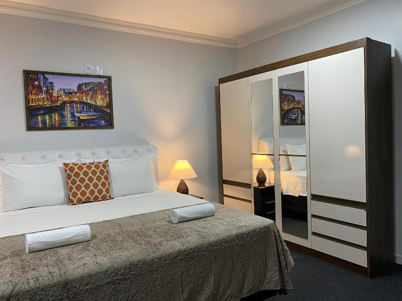 Quarto Luxo Silver image