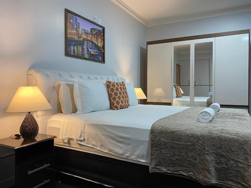Quarto Luxo Silver image