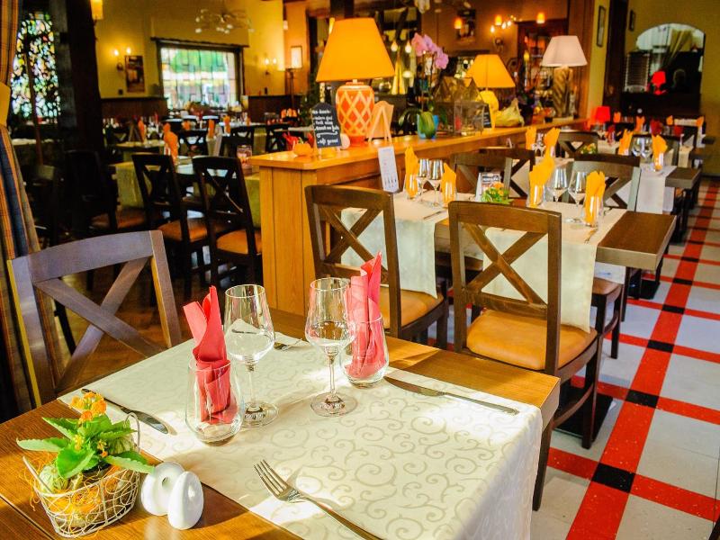 Hôtel Restaurant La Couronne image