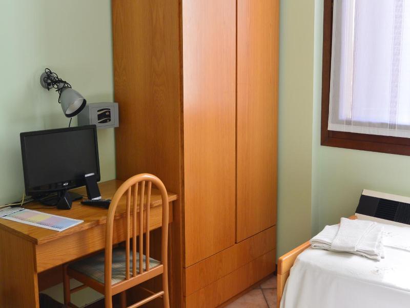 Albergo Escondido image