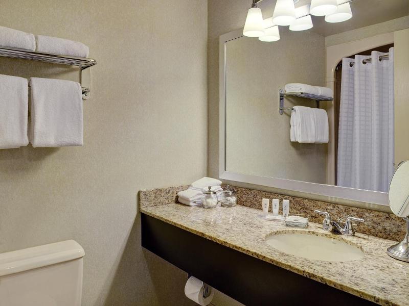 Travelway Inn Sudbury image