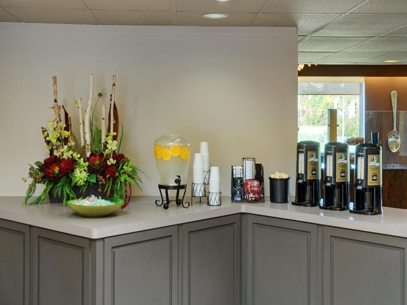 Travelway Inn Sudbury image