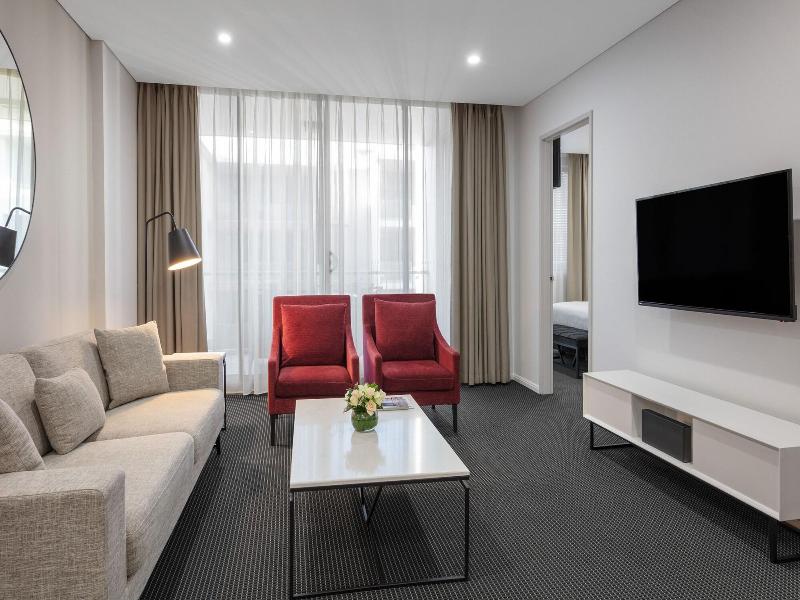 Meriton Suites North Ryde image