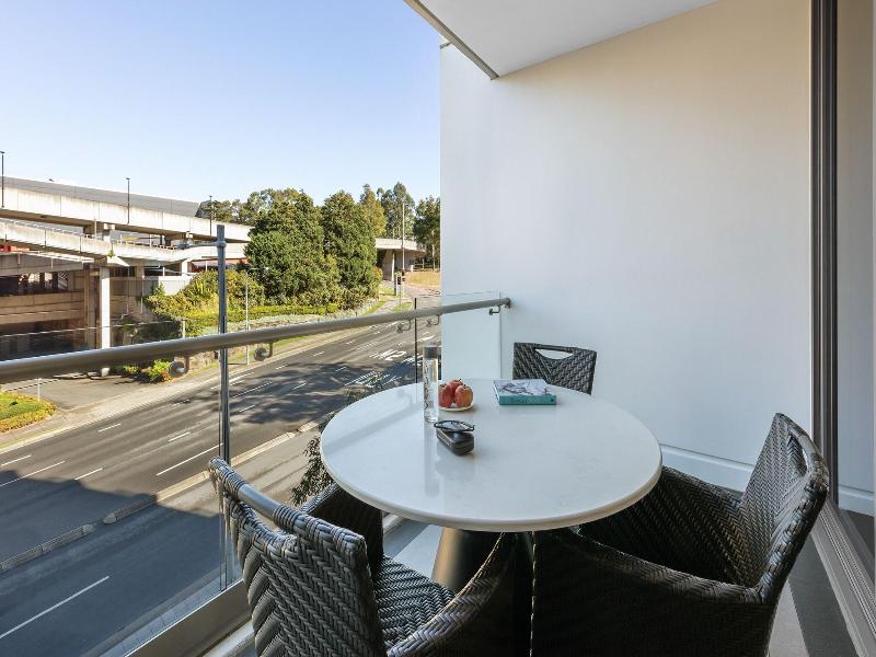 Meriton Suites North Ryde image