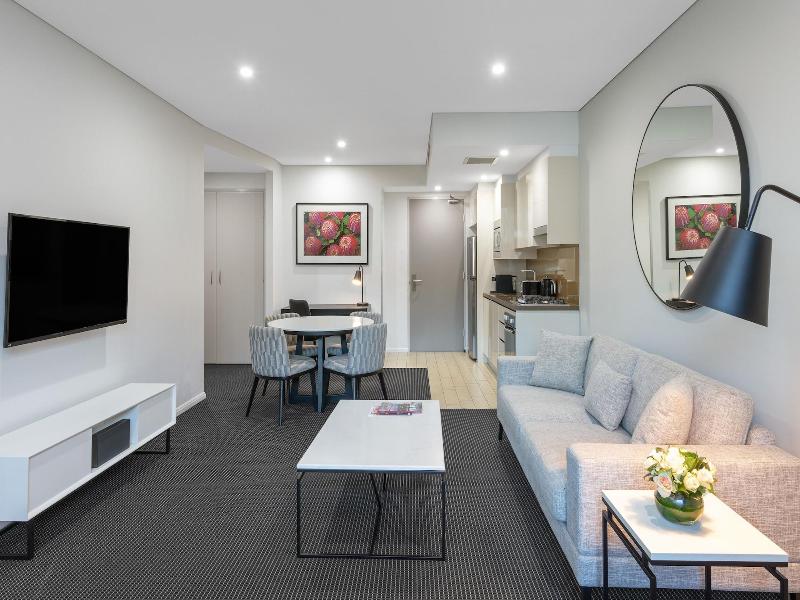 Meriton Suites North Ryde image
