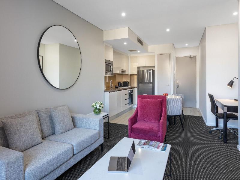 Meriton Suites North Ryde image
