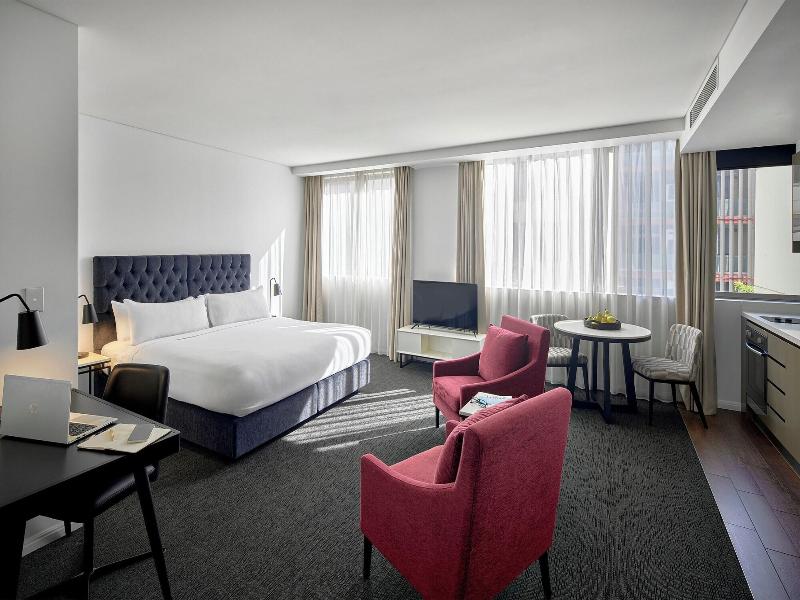 Meriton Suites North Ryde image