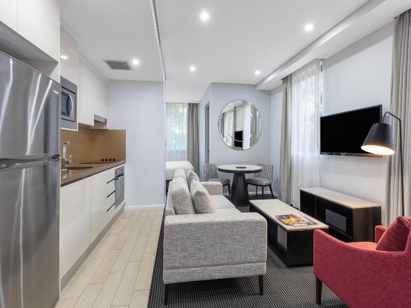 Meriton Suites North Ryde image