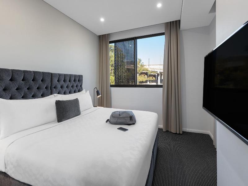 Meriton Suites North Ryde image