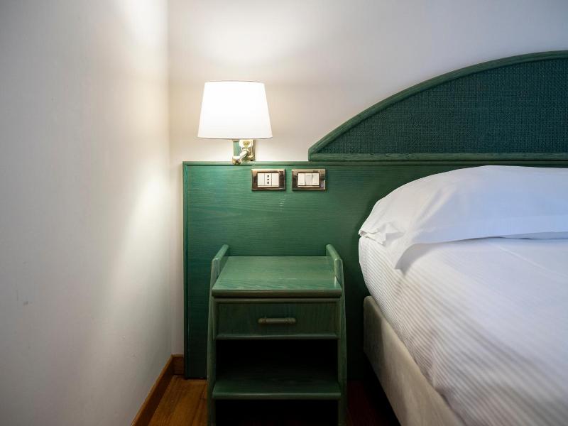 Hotel Altamira image
